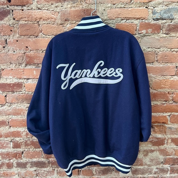 Vintage New York Yankees Varsity Jacket Size Medium - Picture 2 of 2